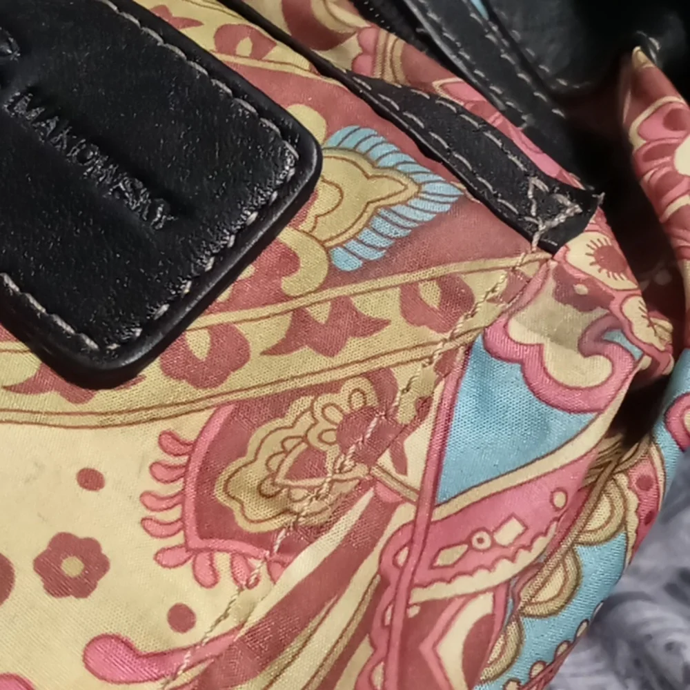 B. Makowsky Small Black Leather purse - Picture 9 of 9